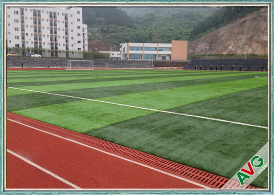 ΚΙΝΑ SGS εύκολη τεχνητή τύρφη χλόης ποδοσφαίρου συντήρησης με PP + υποστήριξη δικτύου προμηθευτής