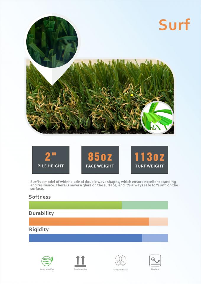 Πράσινη τεχνητή χλόη κήπων ρόλων ταπήτων 60mm ύψος ευρεία κυματιστή μεταλλίνη 0
