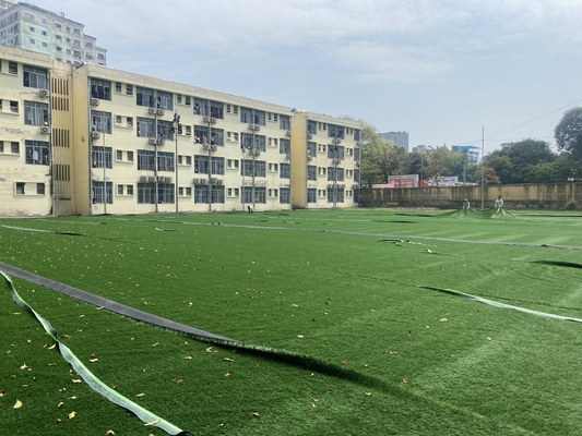 Χλόη 40mm τύρφης της FIFA εγκεκριμένη εργοστάσιο χλόη ποδοσφαίρου για υπαίθριο προμηθευτής
